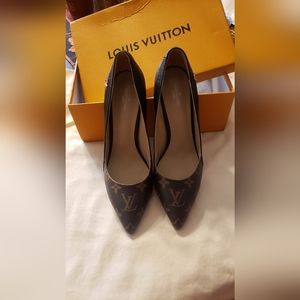 Louis Vuitton Cherie Pump